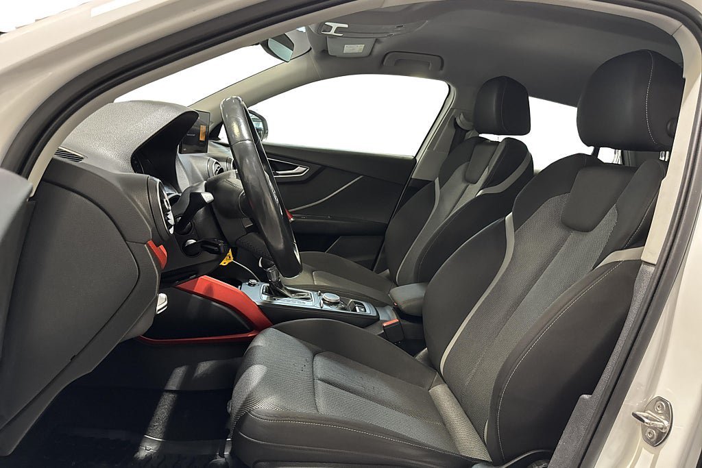 Vehicle Image 14