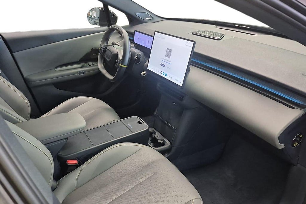 Vehicle Image 8