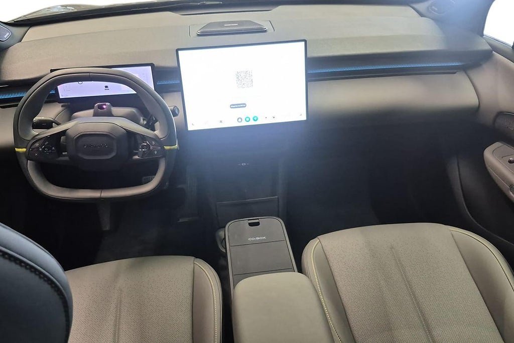 Vehicle Image 11