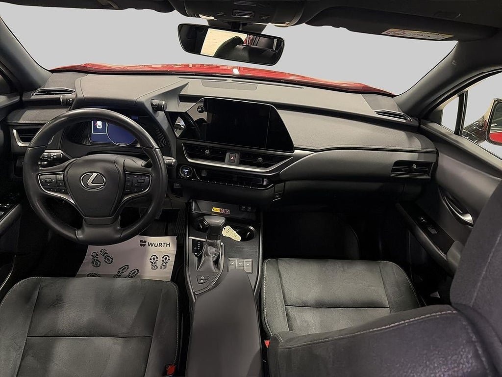 Vehicle Image 11