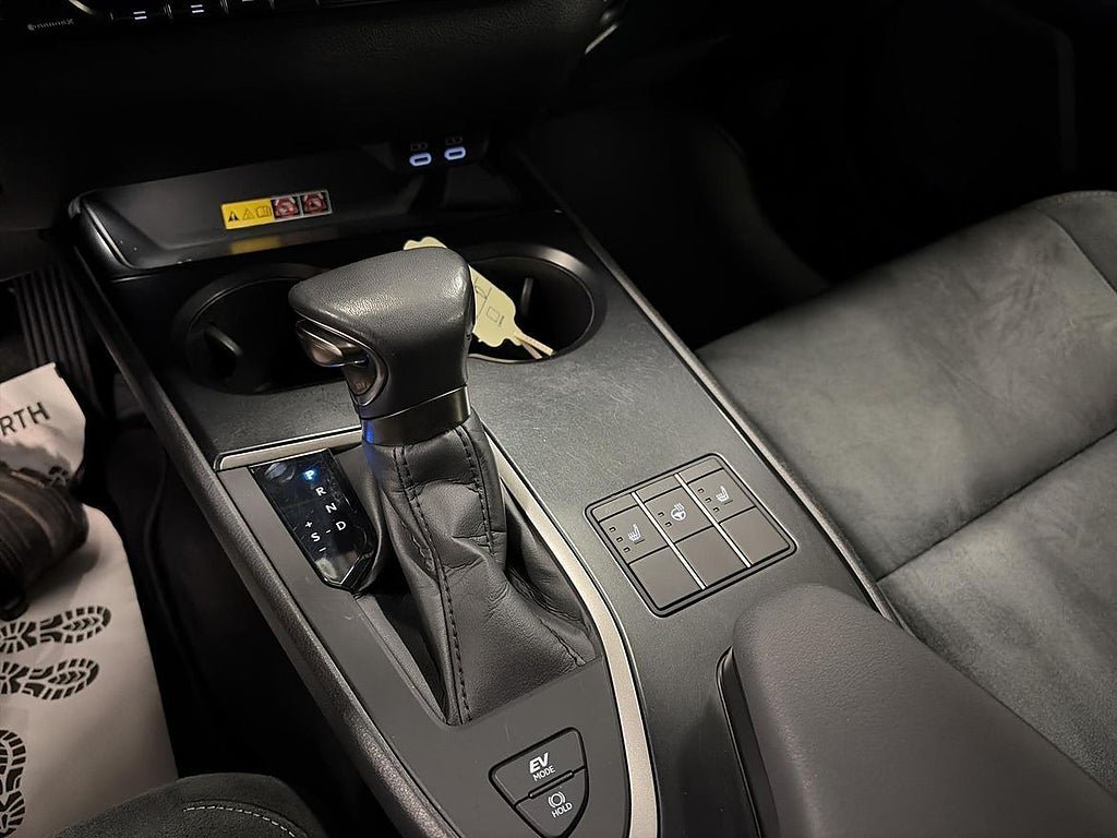 Vehicle Image 17