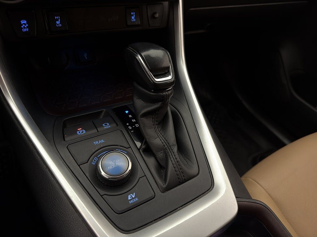 Vehicle Image 22