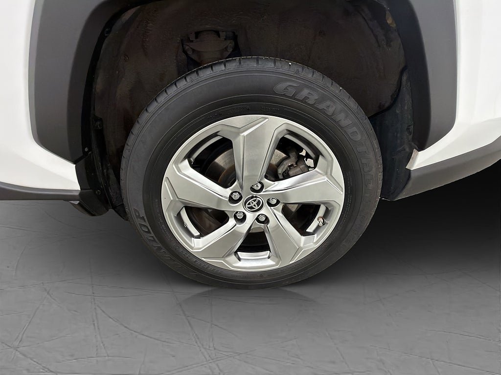 Vehicle Image 32