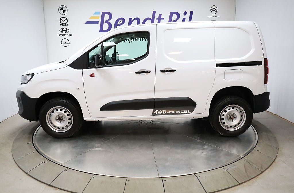 Vehicle Image 5