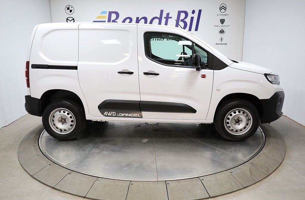 Vehicle Image 13