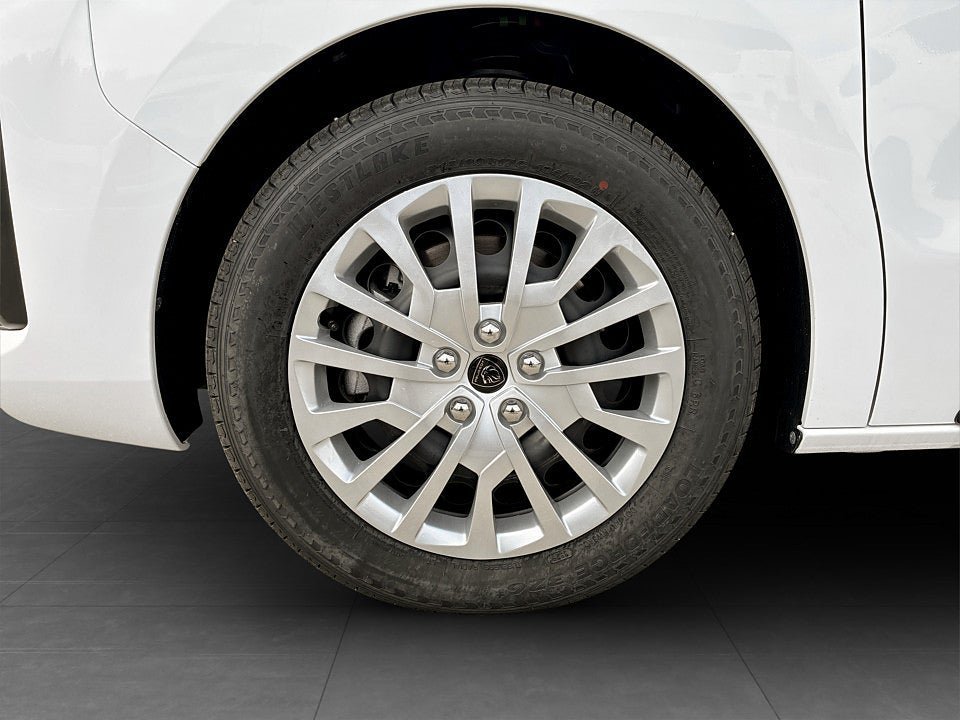 Vehicle Image 13