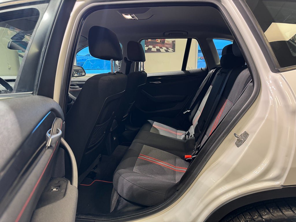 Vehicle Image 17