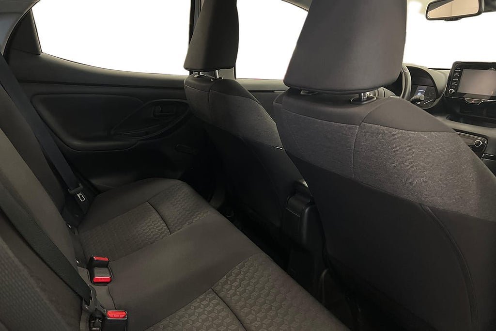 Vehicle Image 9
