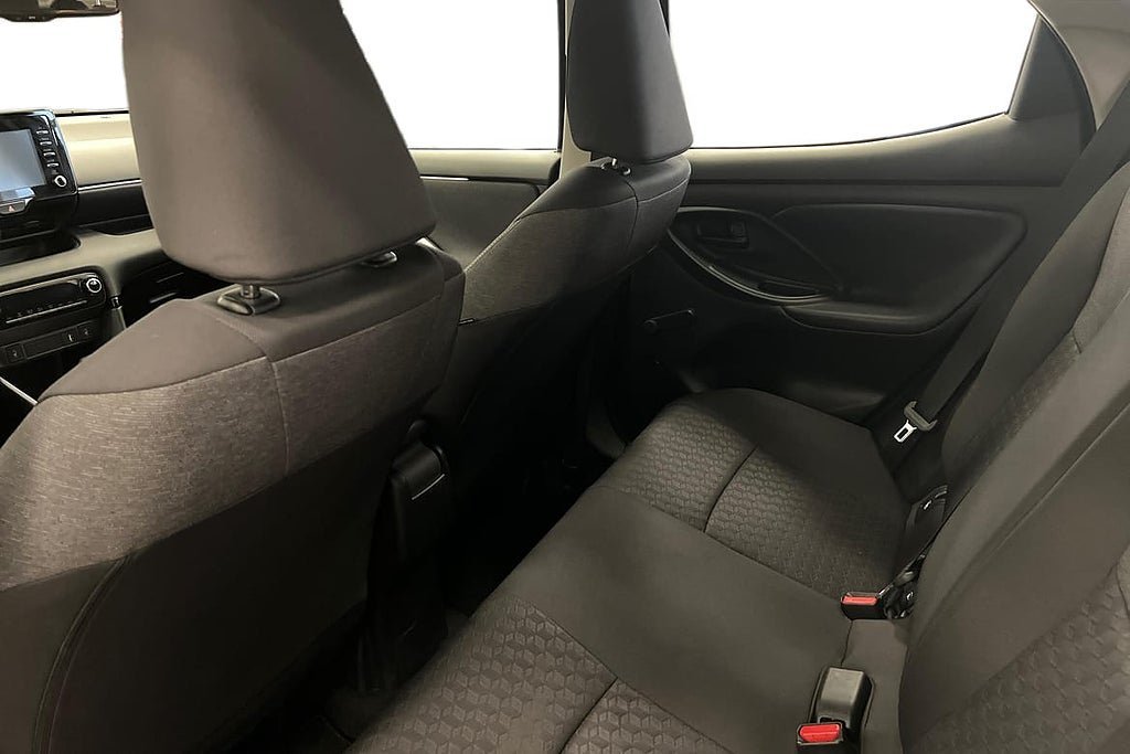 Vehicle Image 13