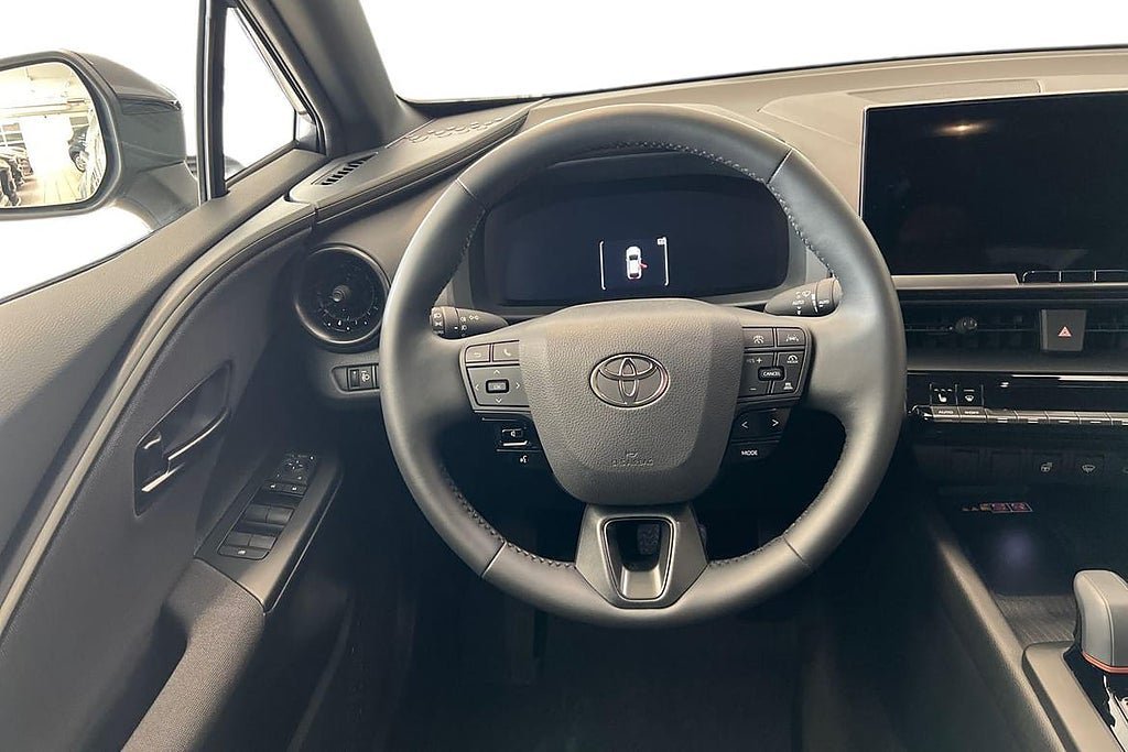 Vehicle Image 9