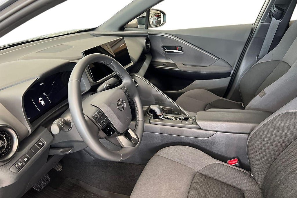 Vehicle Image 12