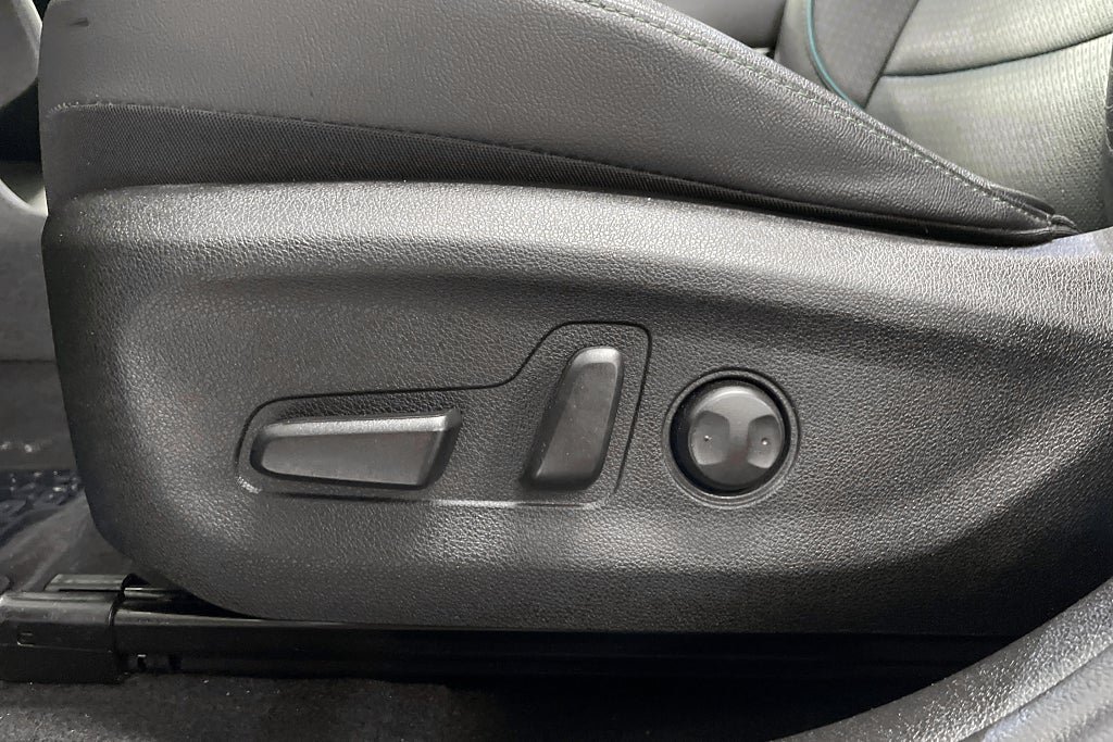 Vehicle Image 23
