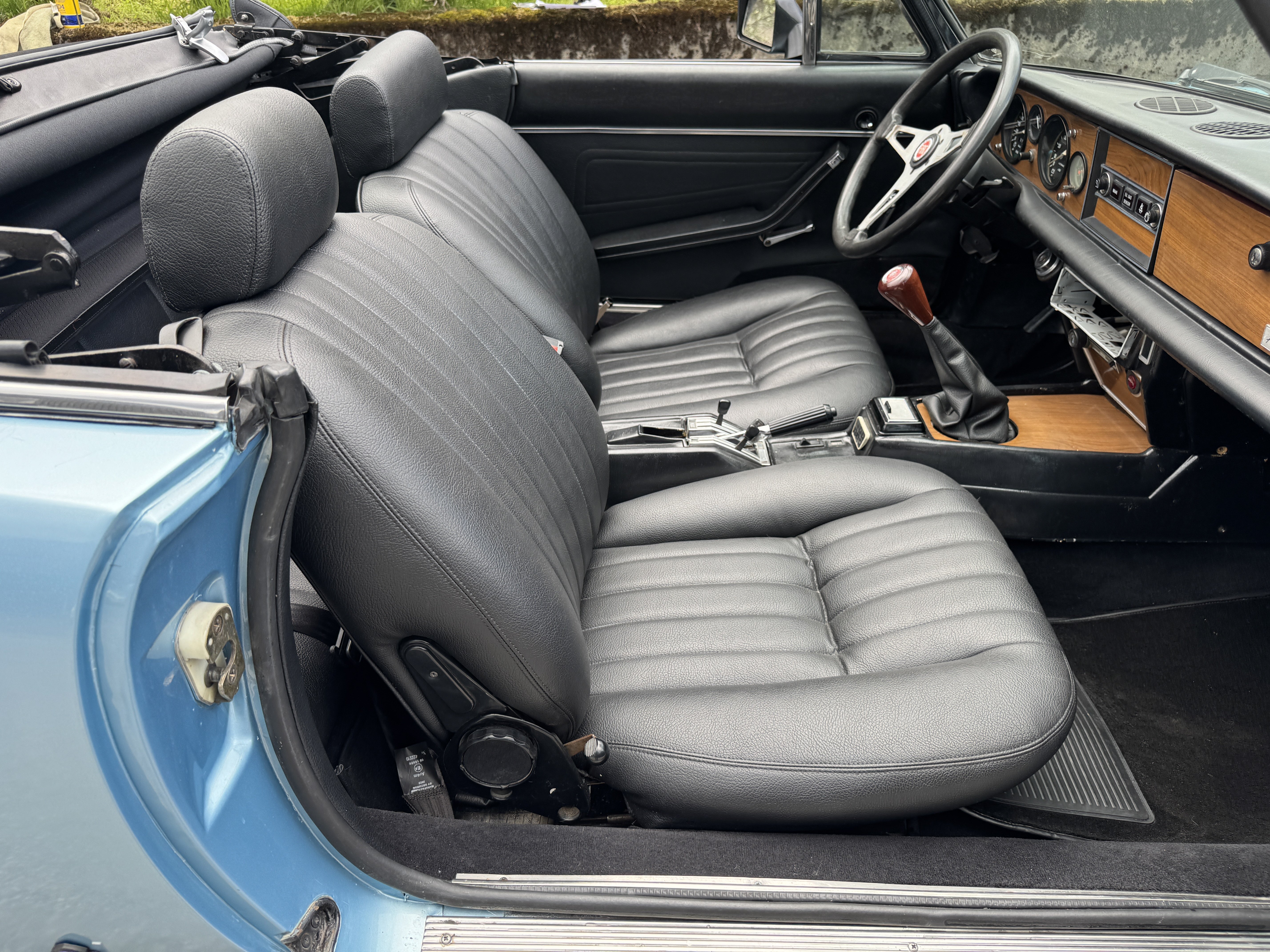 Vehicle Image 32