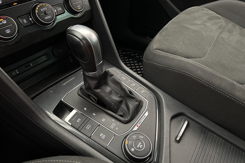 Vehicle Image 24