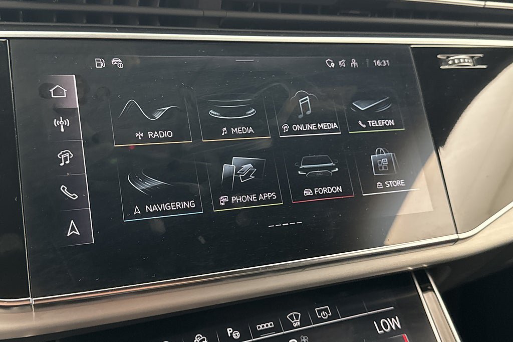 Vehicle Image 26