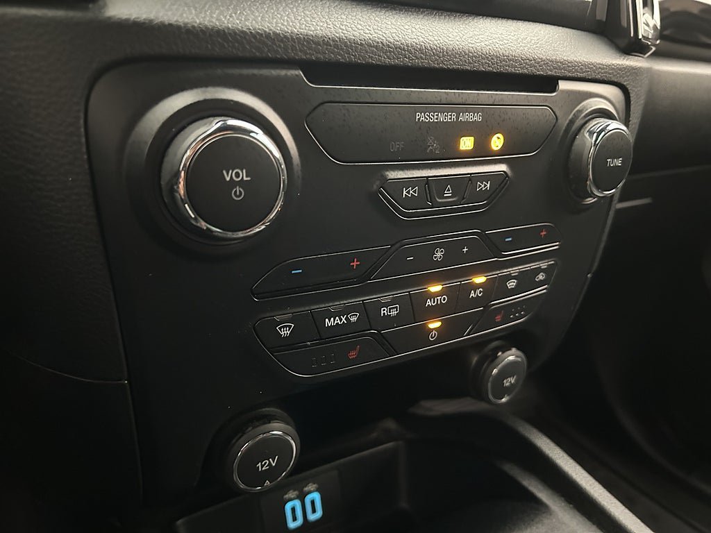 Vehicle Image 27