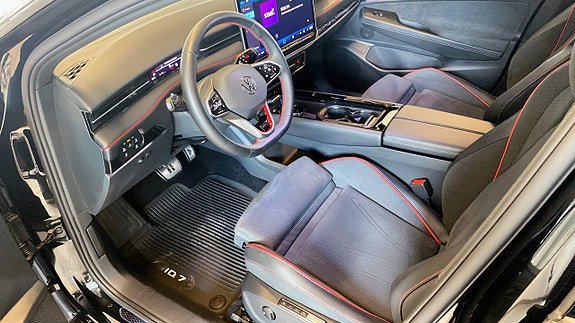 Vehicle Image 7