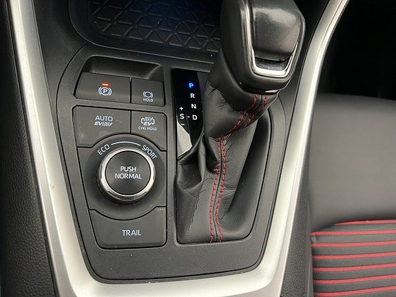 Vehicle Image 24