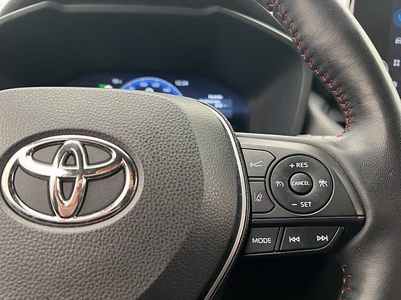 Vehicle Image 25