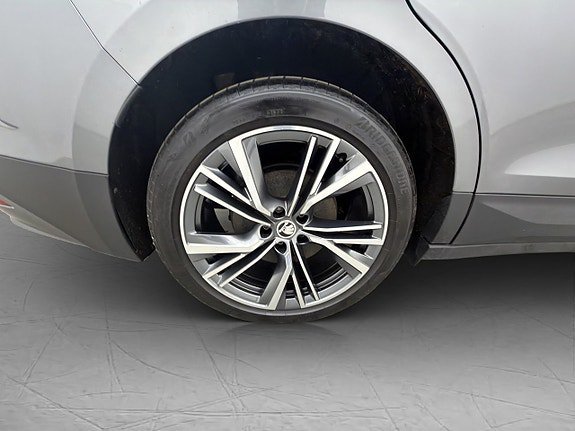 Vehicle Image 38