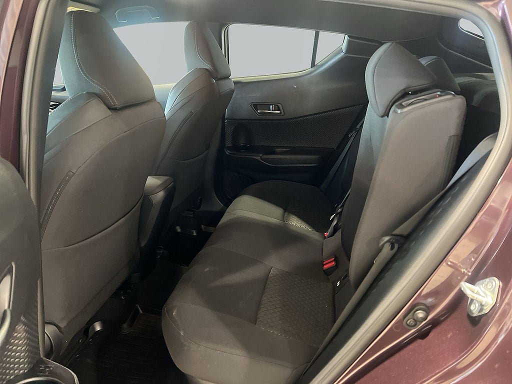 Vehicle Image 11