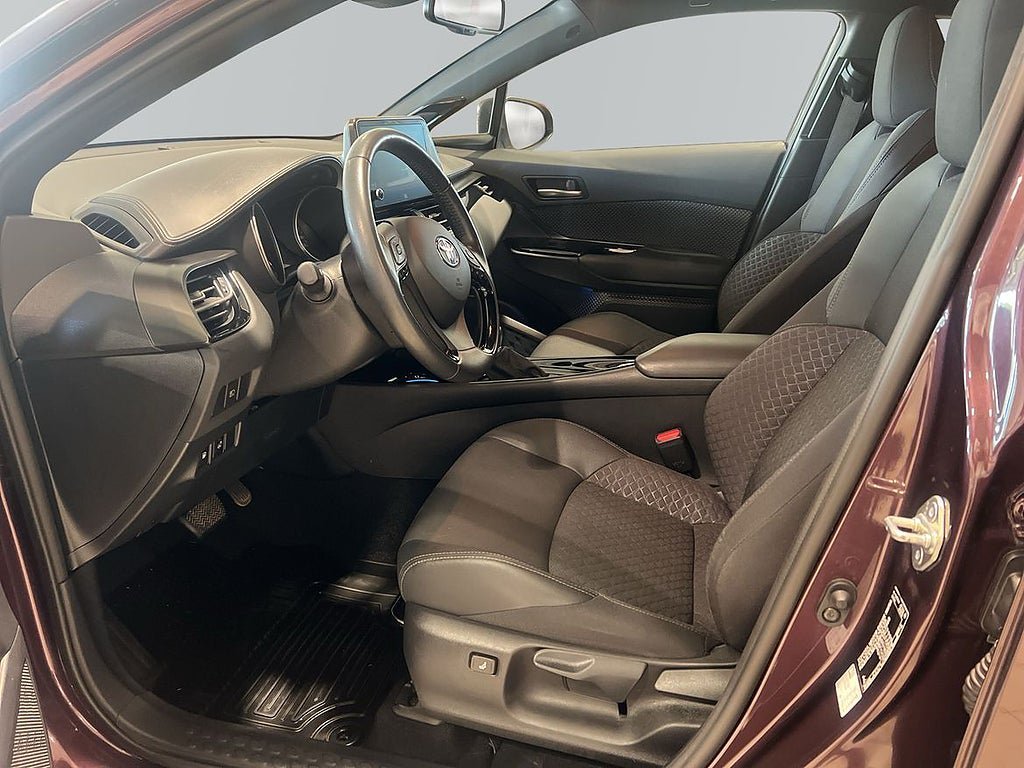 Vehicle Image 12