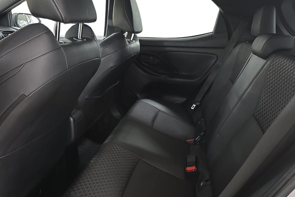 Vehicle Image 13