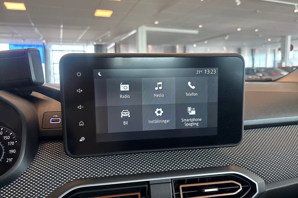 Vehicle Image 15