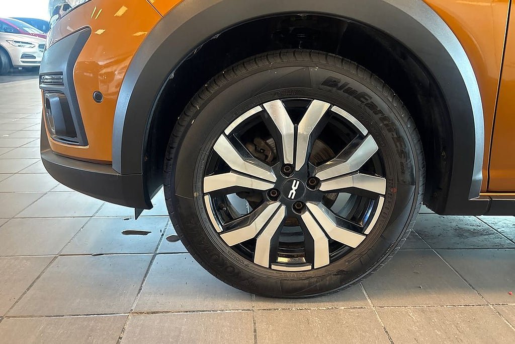 Vehicle Image 17