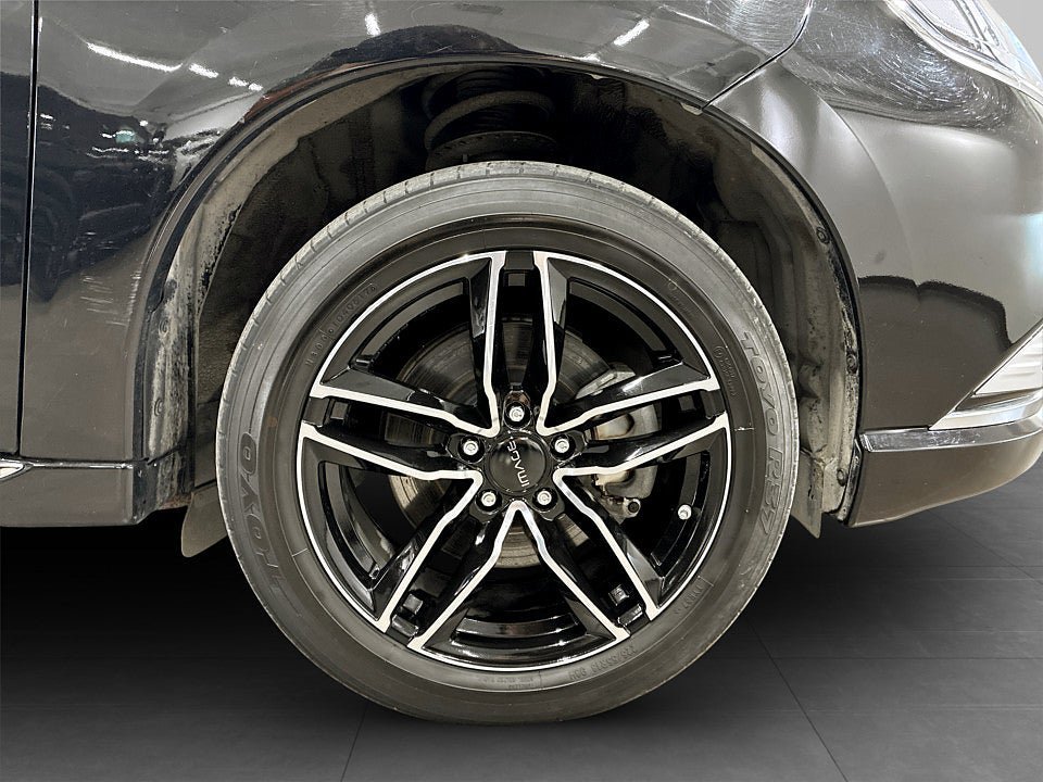 Vehicle Image 14