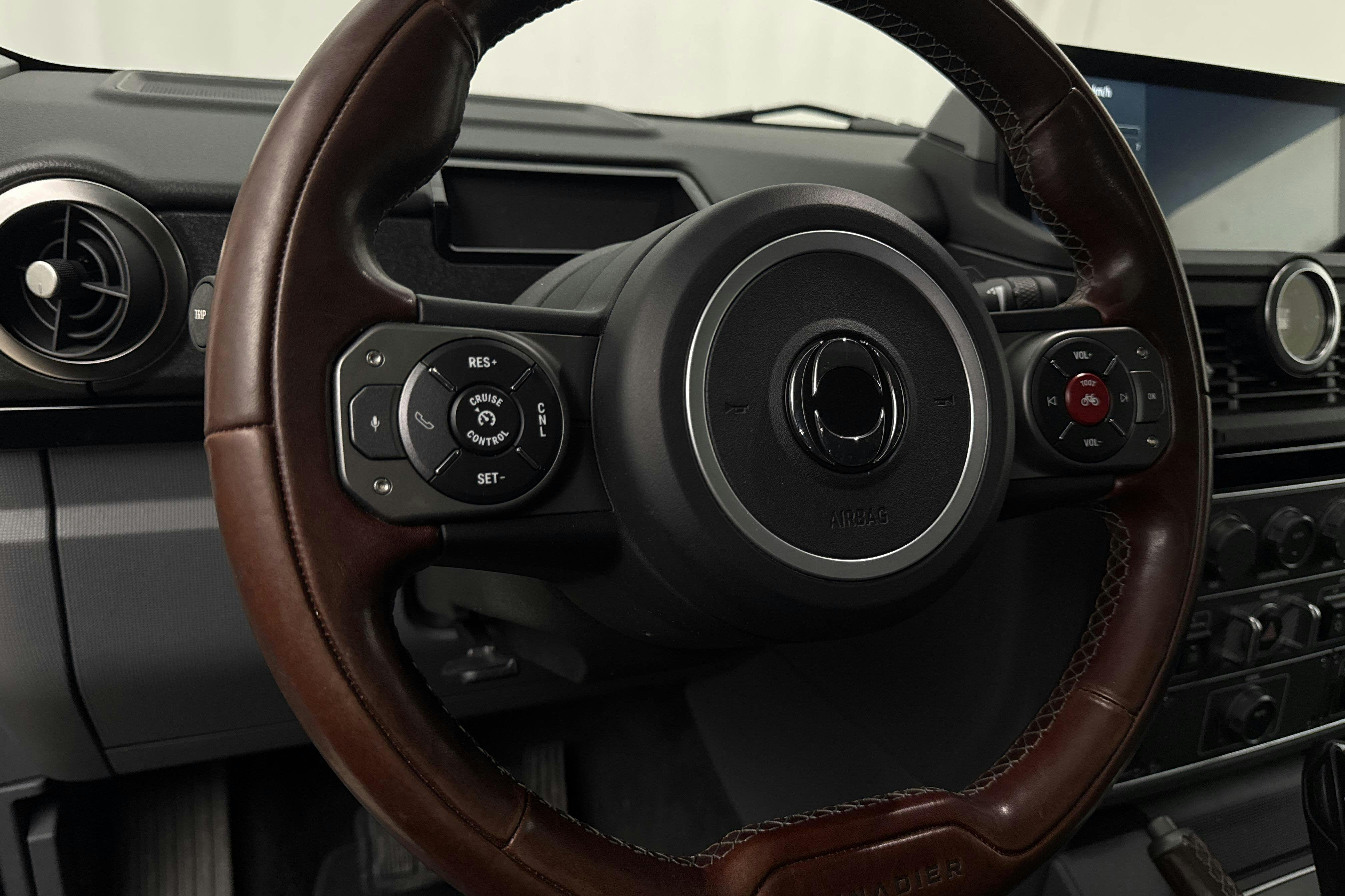 Vehicle Image 14