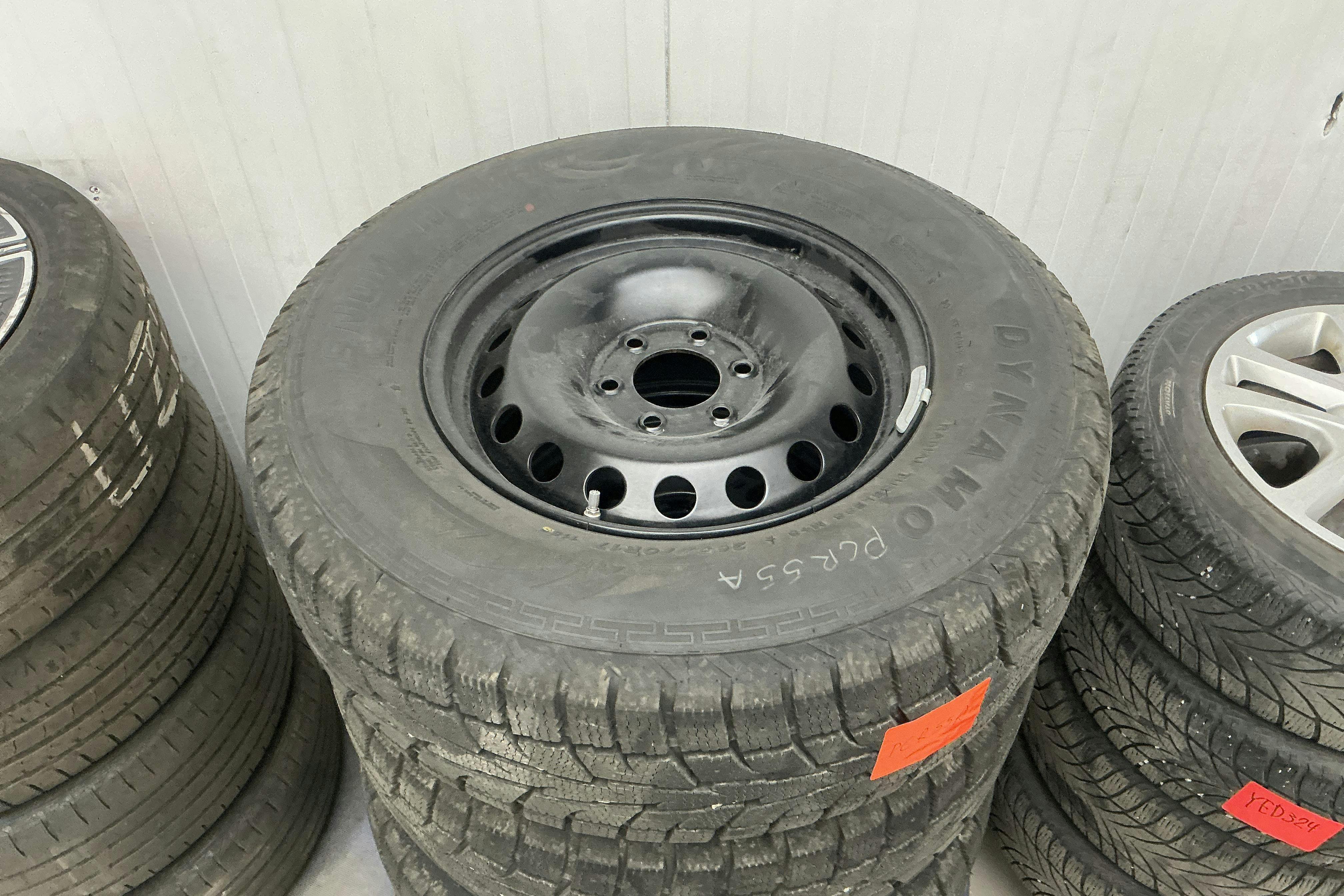 Vehicle Image 21