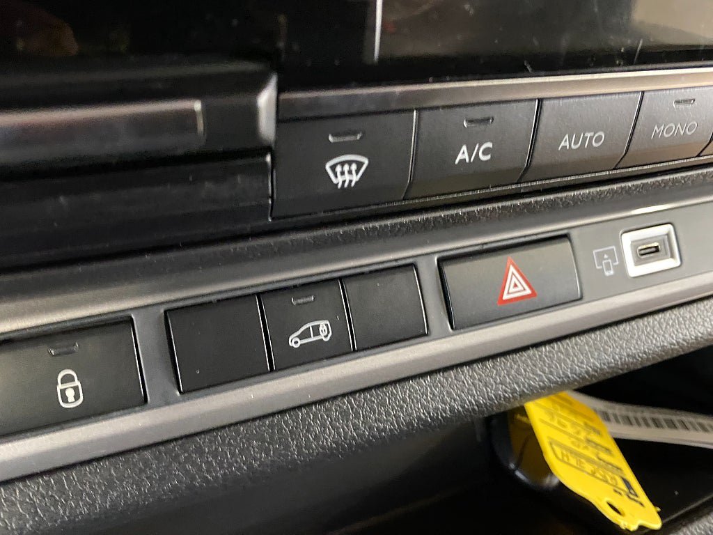 Vehicle Image 34
