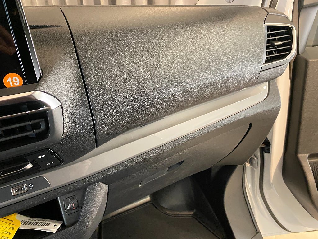 Vehicle Image 36