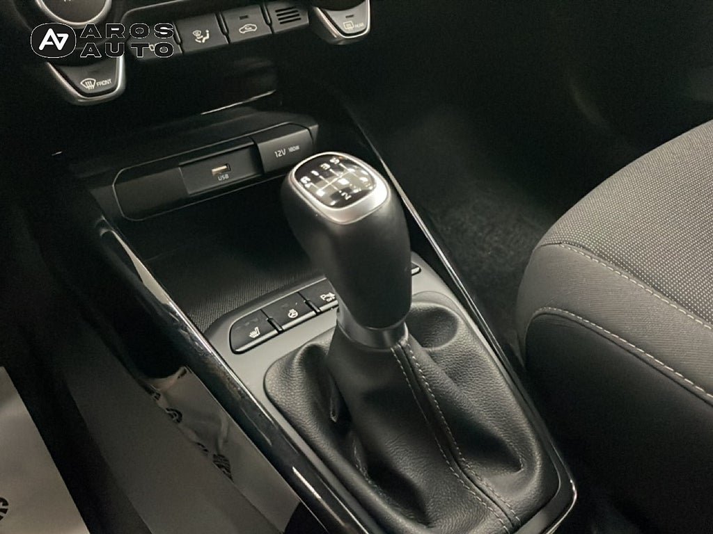 Vehicle Image 12