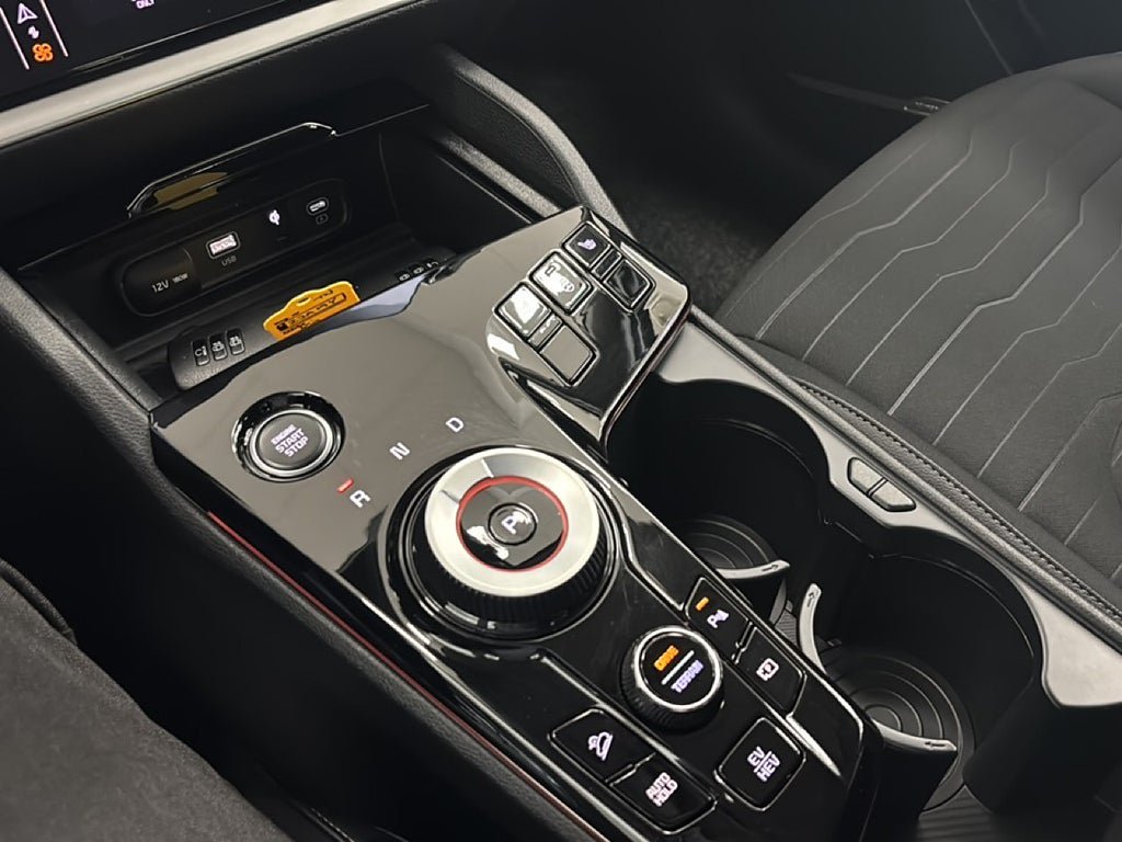 Vehicle Image 12