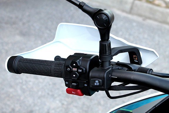 Vehicle Image 13