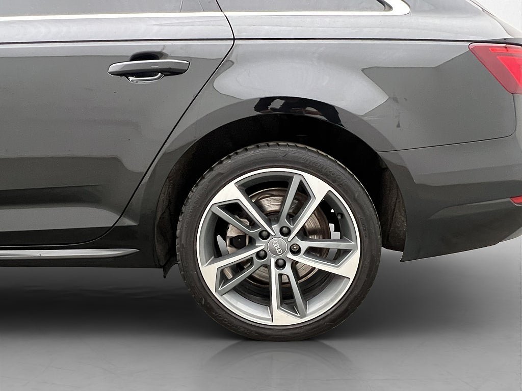 Vehicle Image 30