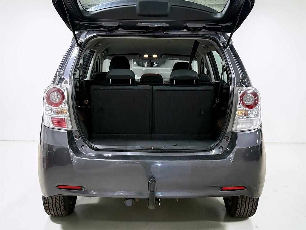 Vehicle Image 12