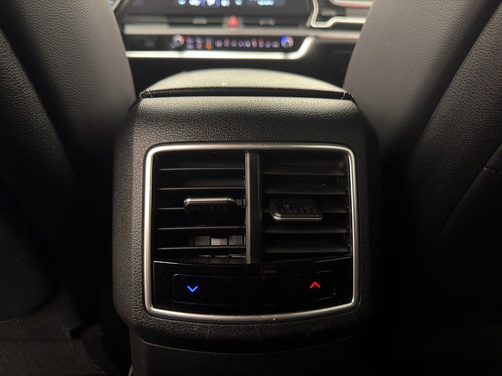 Vehicle Image 26