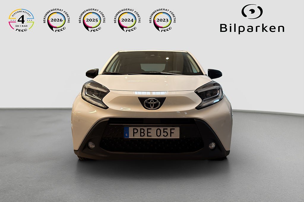 Vehicle Image 5
