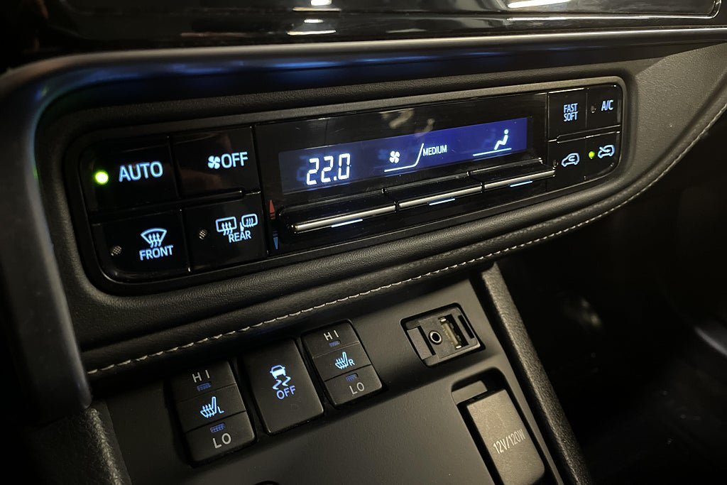 Vehicle Image 21