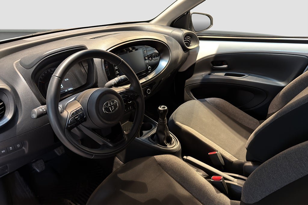 Vehicle Image 7