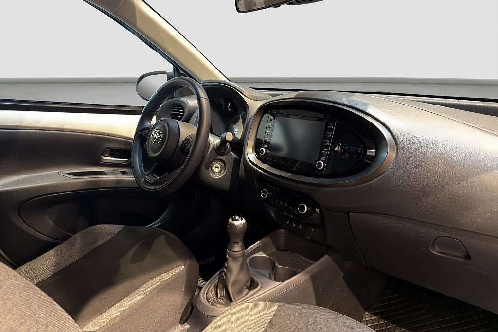 Vehicle Image 10