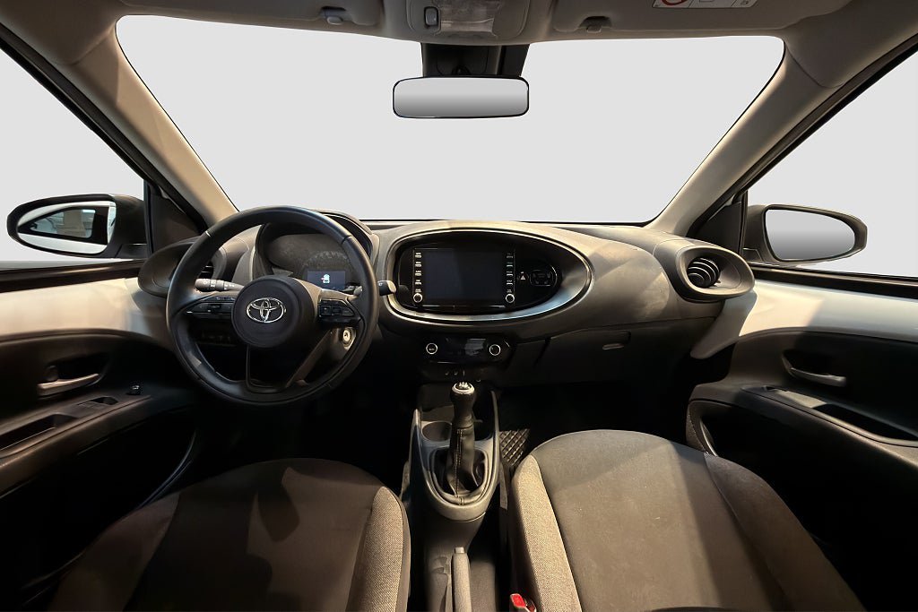 Vehicle Image 11