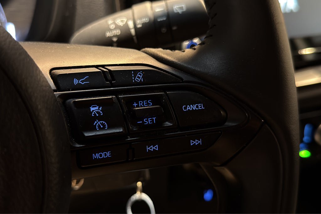 Vehicle Image 14