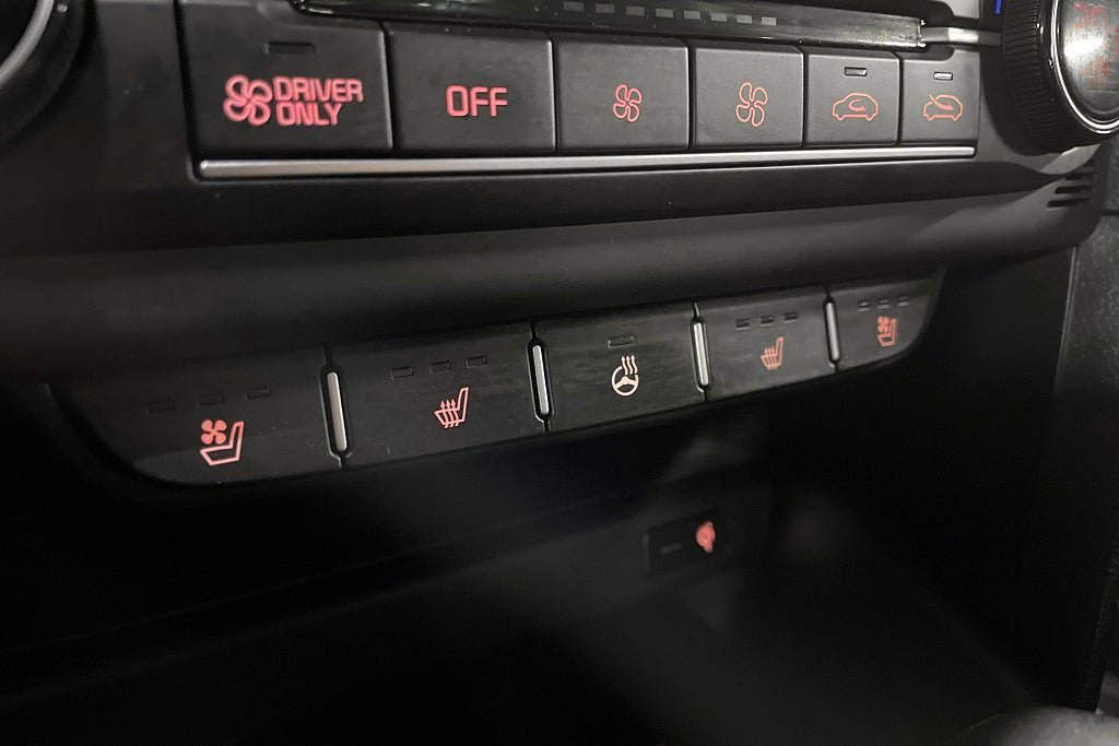 Vehicle Image 28