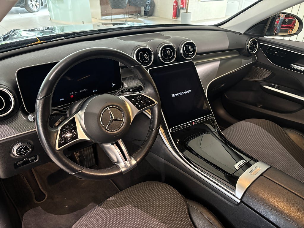 Vehicle Image 27