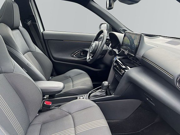 Vehicle Image 6