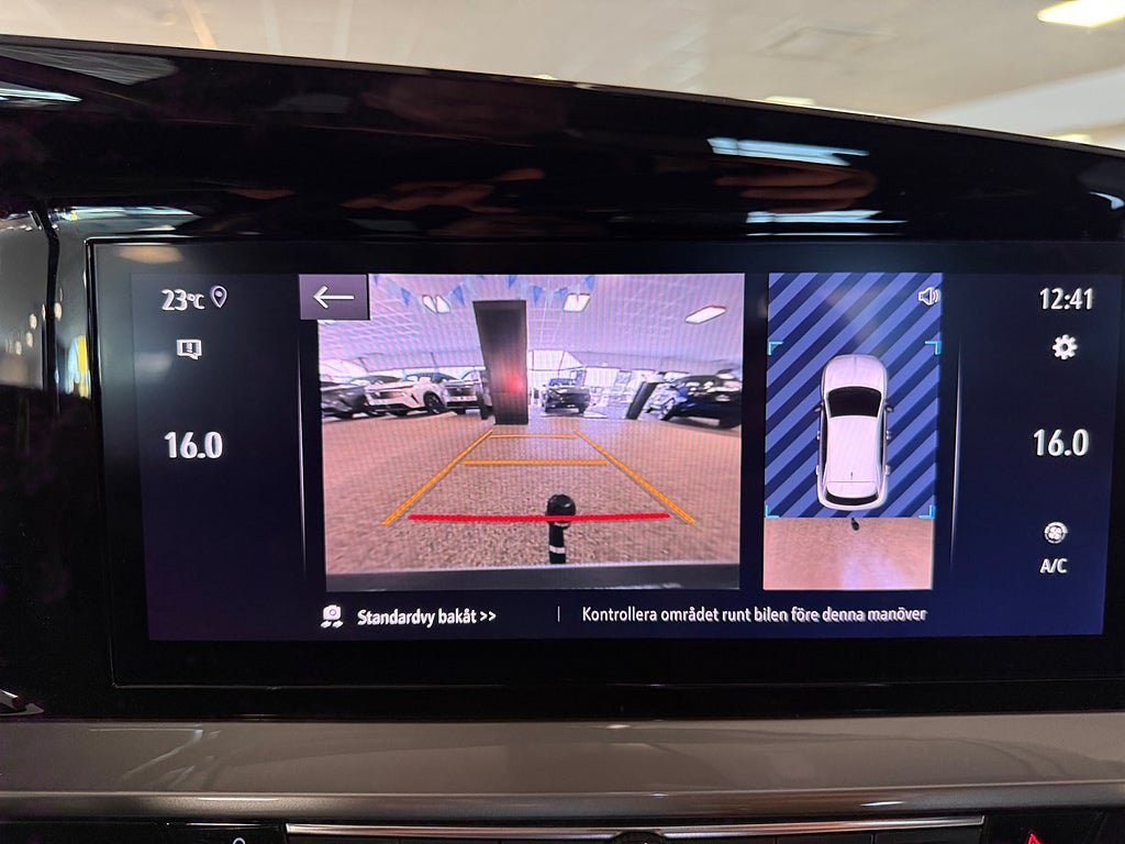 Vehicle Image 18
